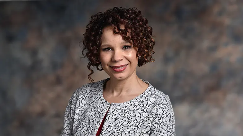 Angela Martin Davis headshot